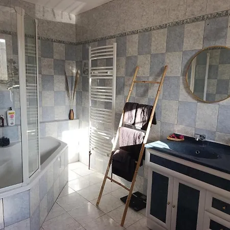 Maison Spacieuse Et Chaleureuse بيت للعطل
